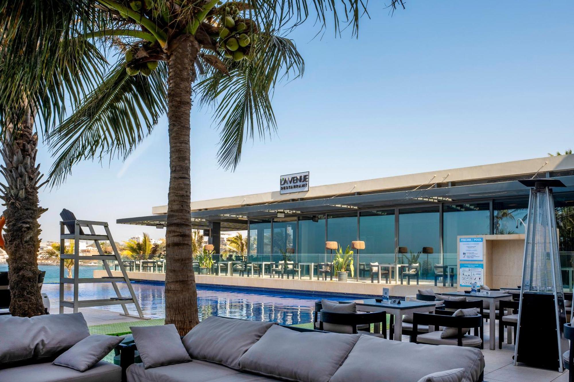 Noom Hotel Dakar Sea Plaza, A Member Of Radisson Individuals Eksteriør bilde The pool at the hotel