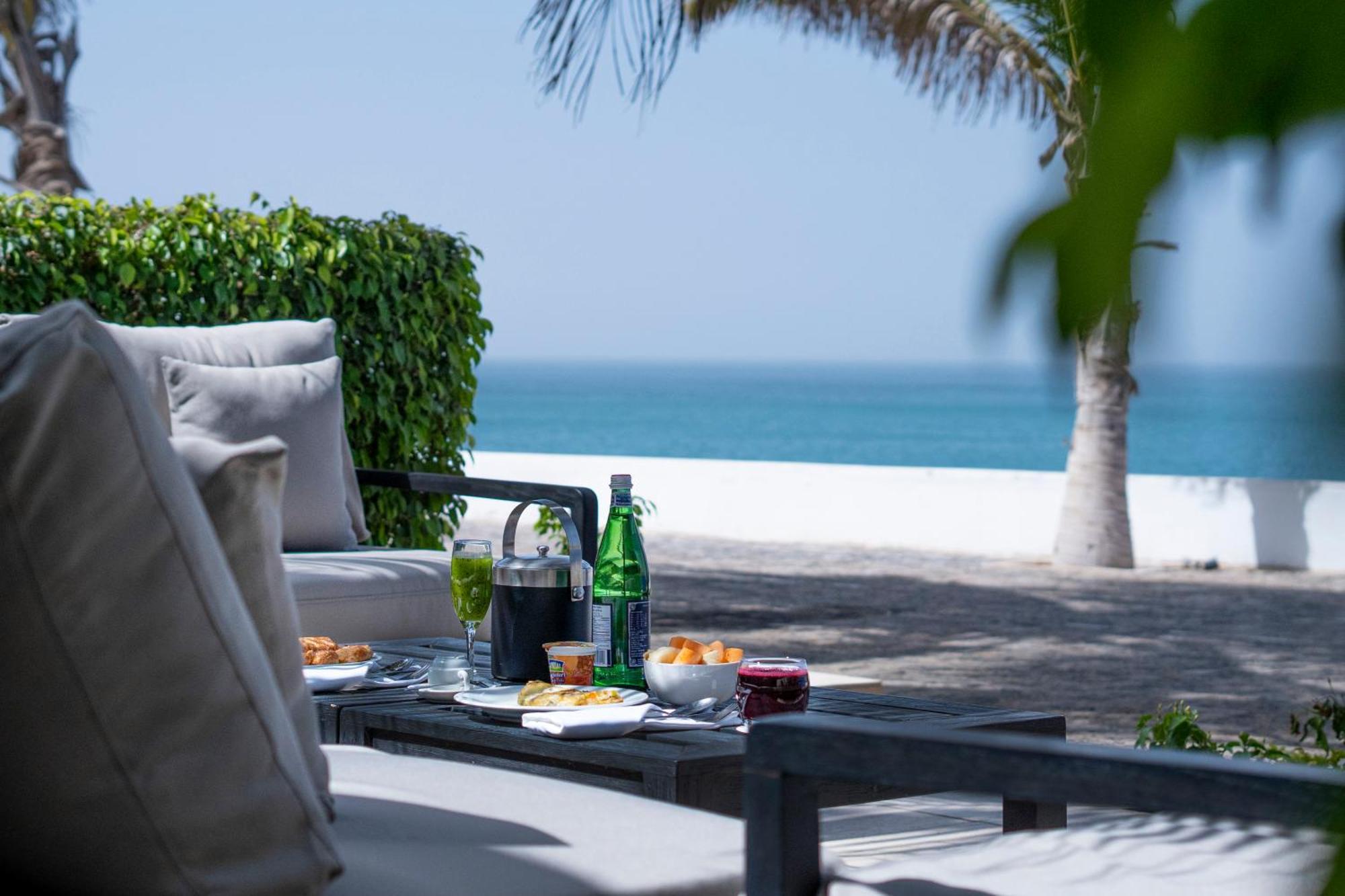 Noom Hotel Dakar Sea Plaza, A Member Of Radisson Individuals Eksteriør bilde Beach at the Jumeirah Beach Hotel