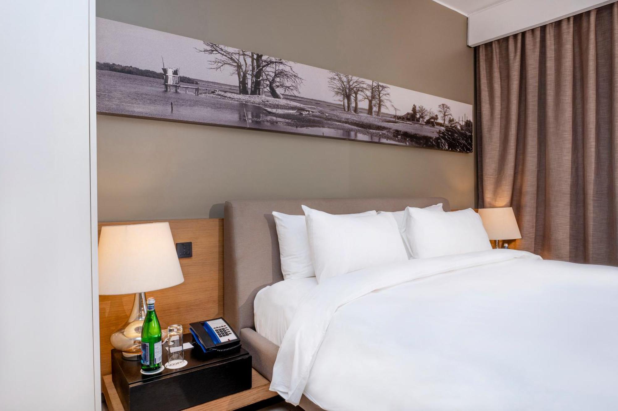 Noom Hotel Dakar Sea Plaza, A Member Of Radisson Individuals Eksteriør bilde A bedroom at the hotel