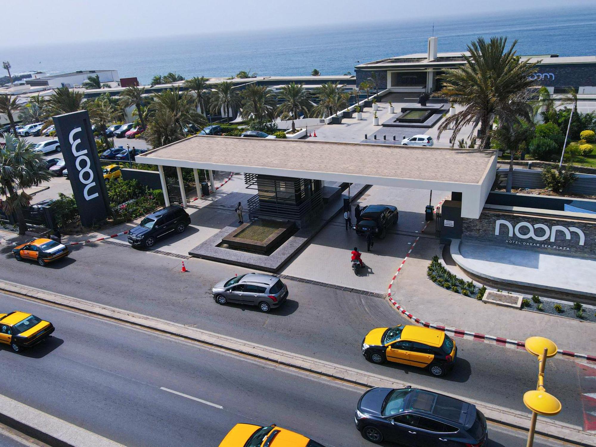 Noom Hotel Dakar Sea Plaza, A Member Of Radisson Individuals Eksteriør bilde The hotel's entrance